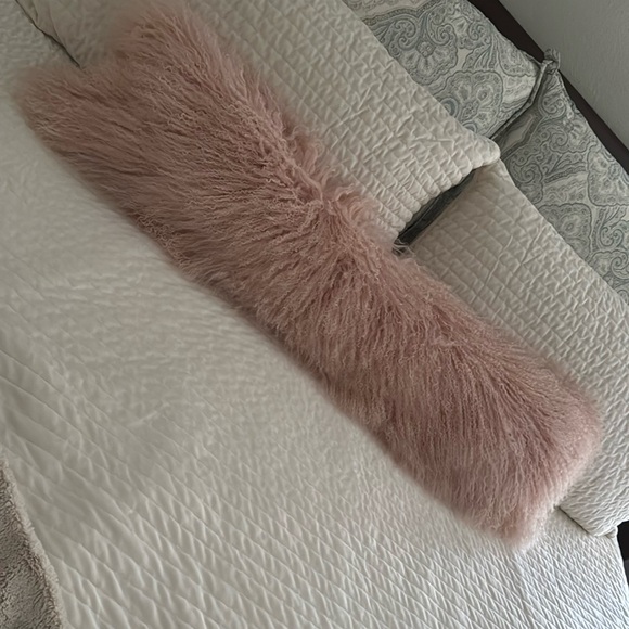 Tibetan Sheep pillow - Picture 1 of 4